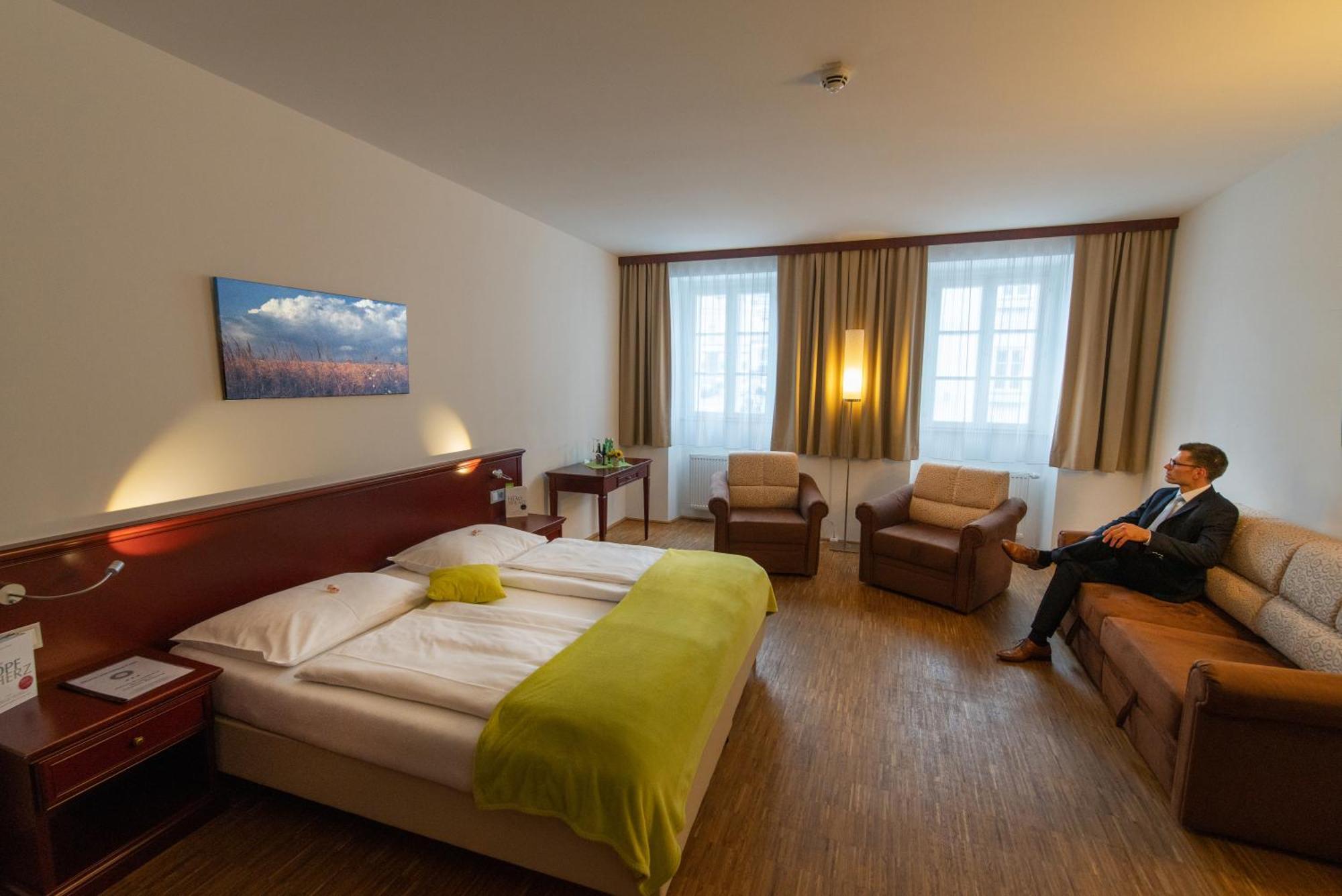 Stadthotel 바이트호펜 안 데르 타야 외부 사진